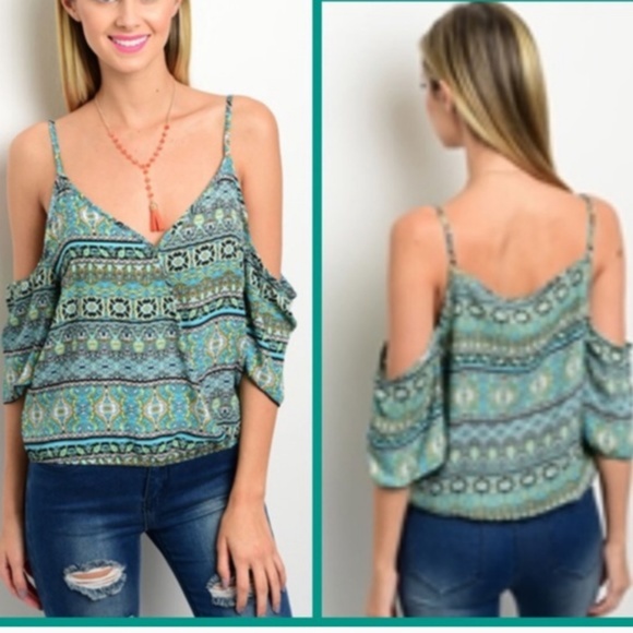 BUNDLE NOW/flash SALE* Tops - ❥Hipster Off The Shoulder with Fitted Bottom Top.